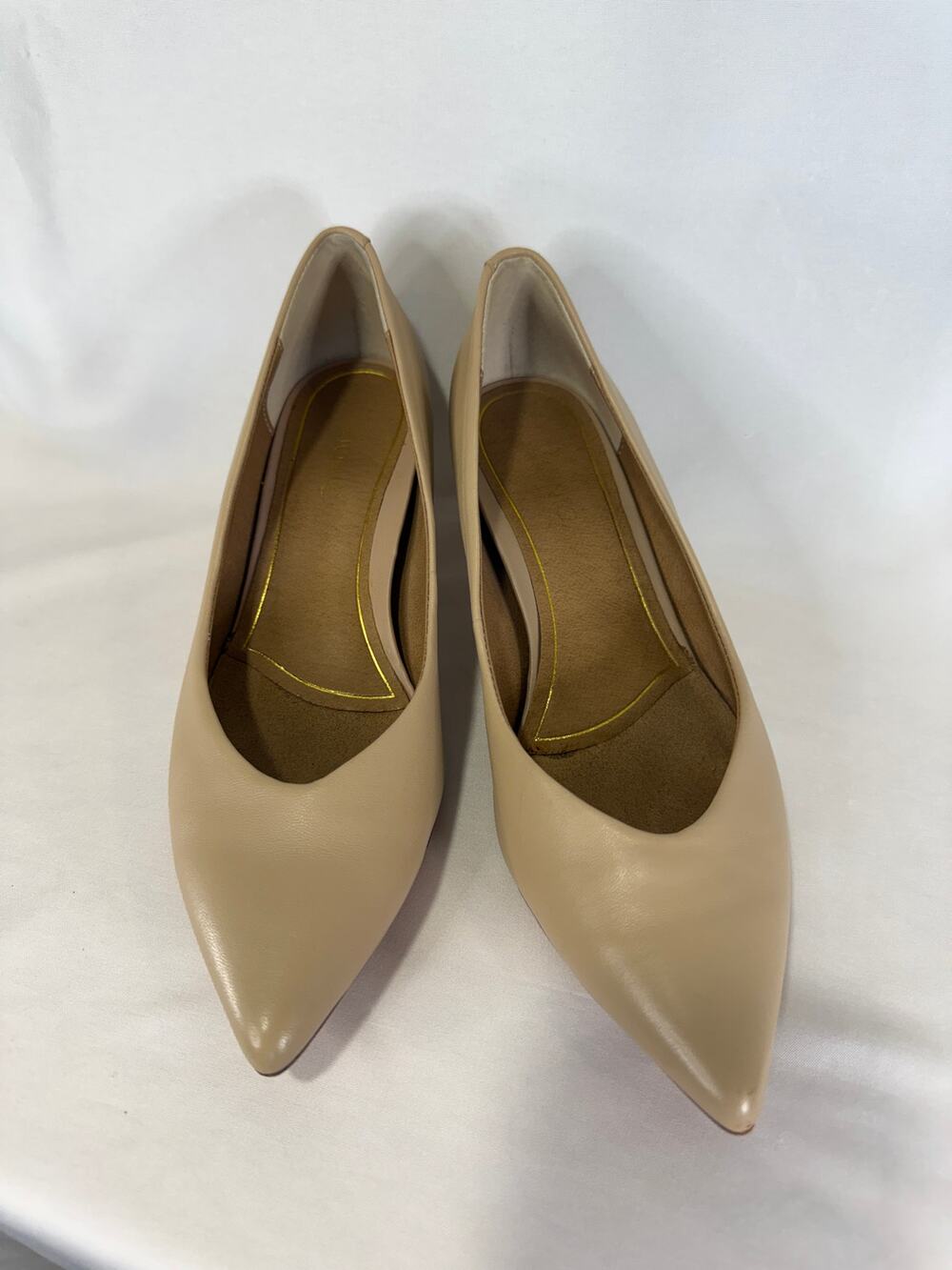 Vionic Josie Womenās 7.5 Nude Beige Leather Pointed Toe Kitten Heel Pumps